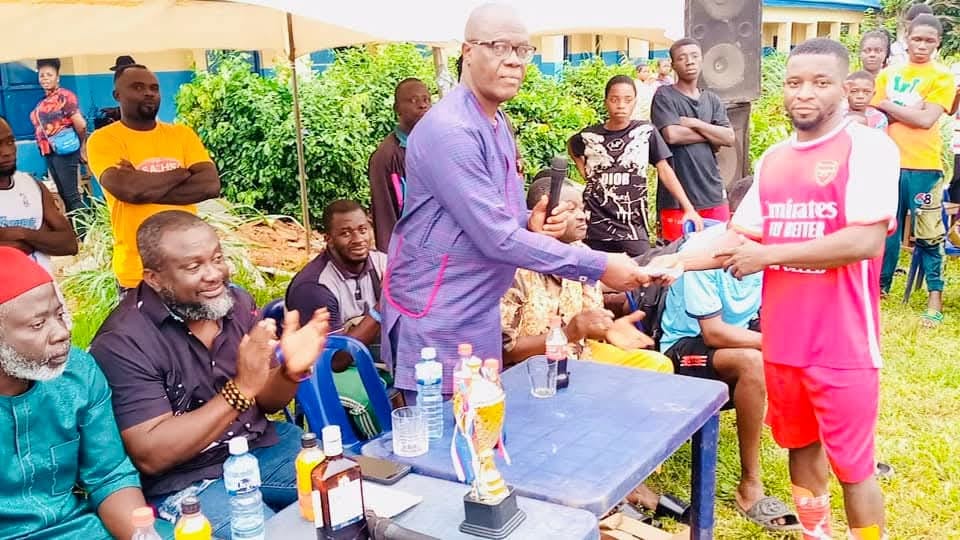 Cash prize presentation